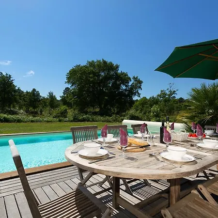 Madame La Prade База отдыха Мольез-е-Маа