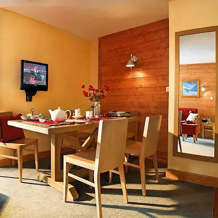 Madame La Prade 4* Мольез-е-Маа