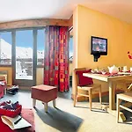 منتزه العطل Madame La Prade 4*