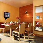Madame La Prade 4* موليات-إي-ما