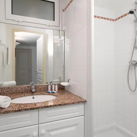 Madame La Prade 4* モリエ・エマー