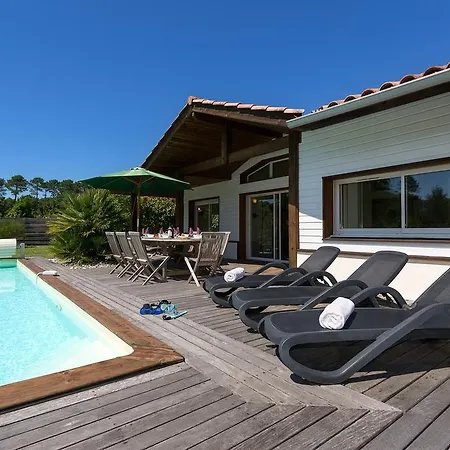 Madame La Prade ホリデーパーク 4*