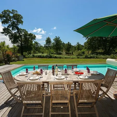 Madame La Prade ホリデーパーク 4*